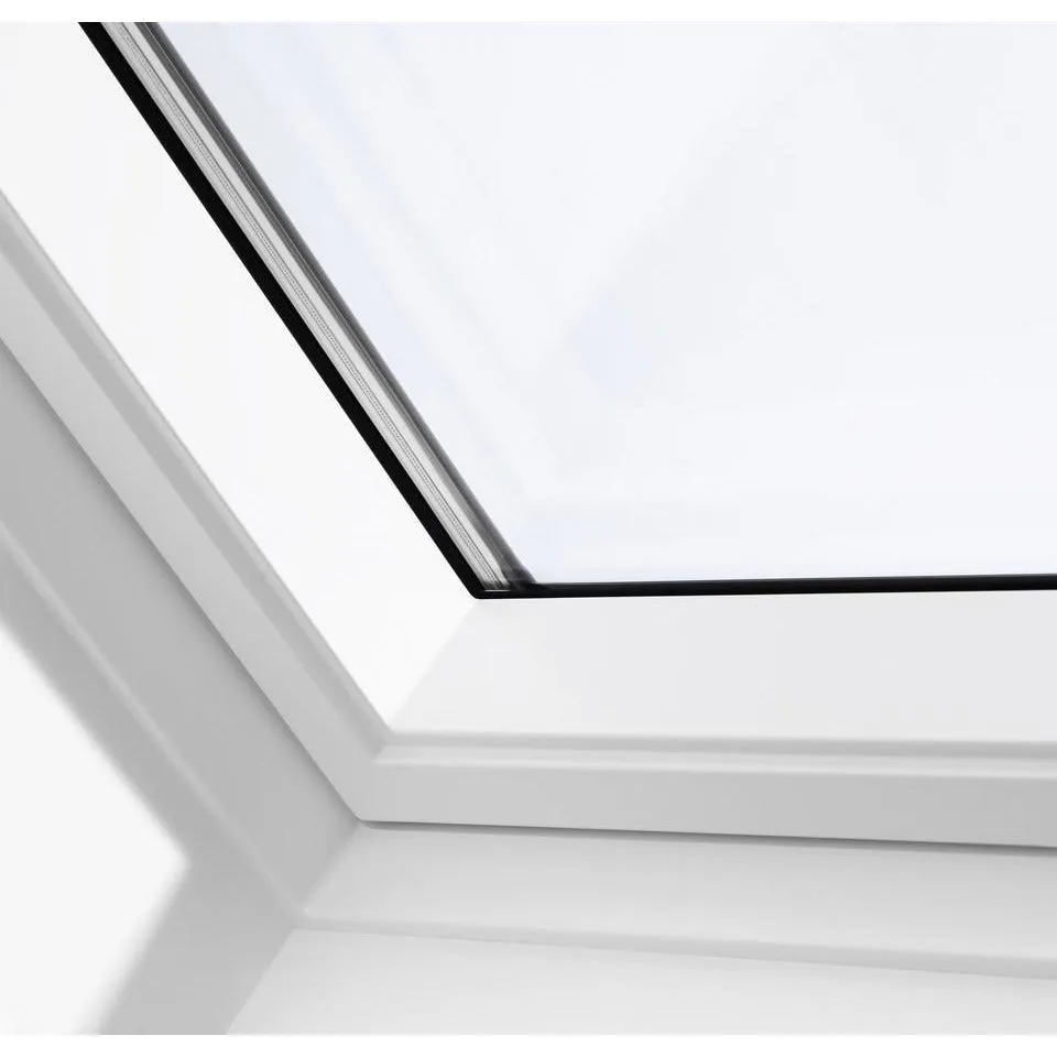 VELUX GGL CK01 2067 High Energy Efficiency Glazing White Painted Centre-Pivot Window (55 x 70 cm)