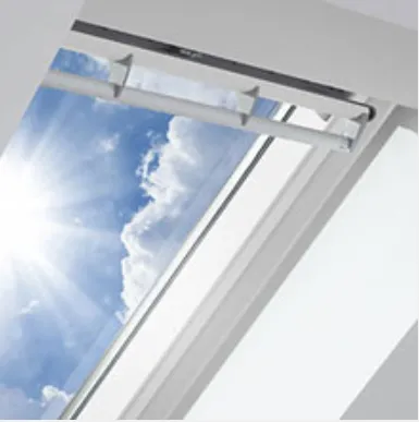 VELUX GGL PK04 2069 Solar UV Heat Protection Glazing White Painted Centre-Pivot Window (94 x 98 cm)